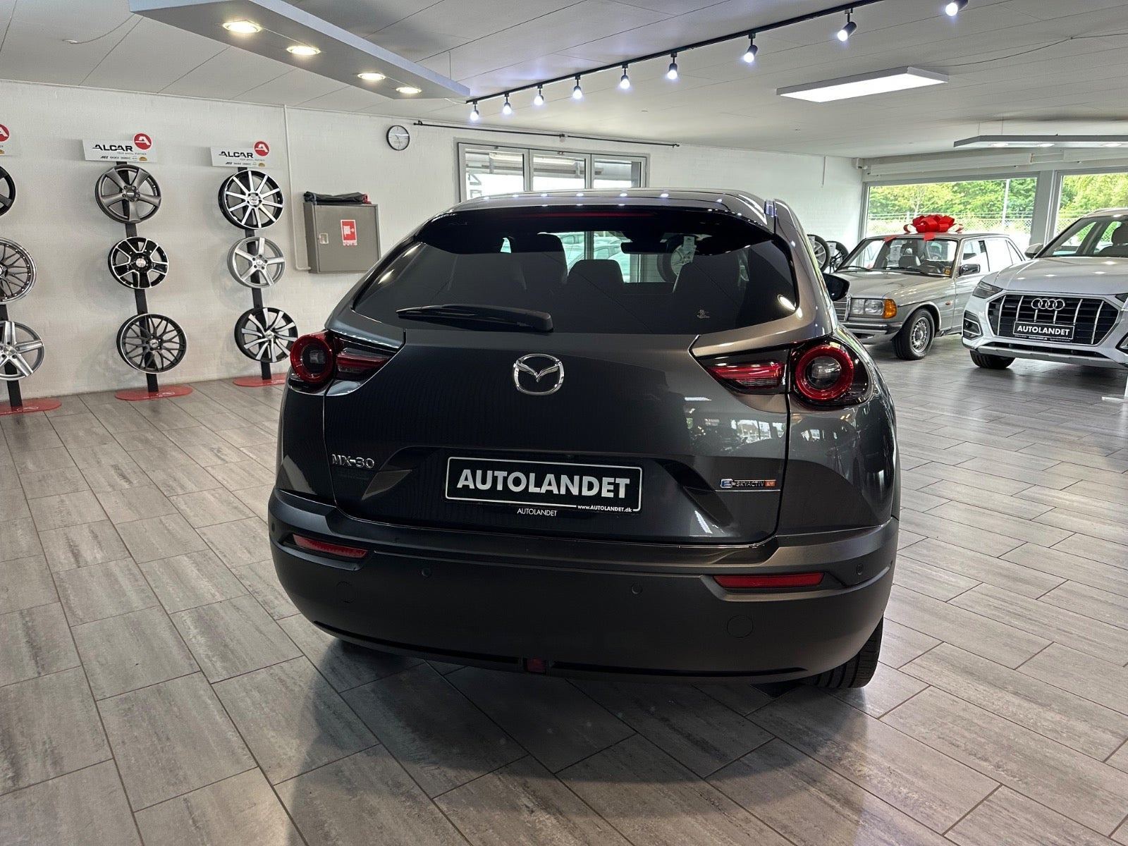 Grå Mazda MX-30 fra 2024
