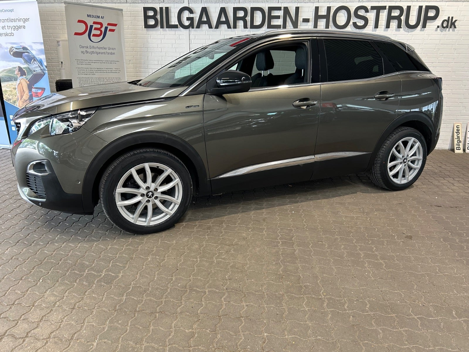 Grøn Peugeot 3008 fra 2018