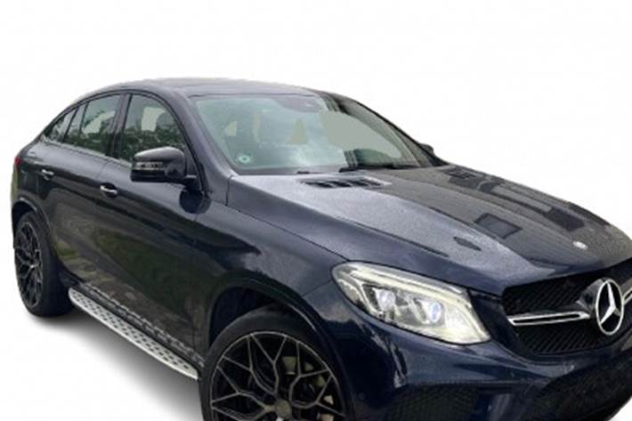 Blå Mercedes GLE400 fra 2016