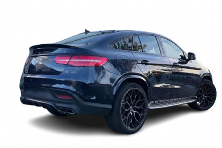 Blå Mercedes GLE400 fra 2016