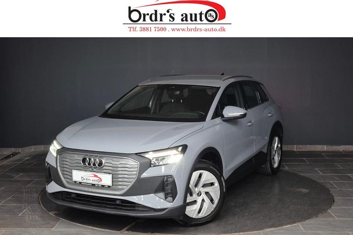 Grå Audi Q4 e-tron fra 2022 set udefra