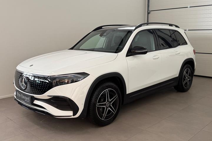 Hvid Mercedes EQB250+ fra 2025 set udefra