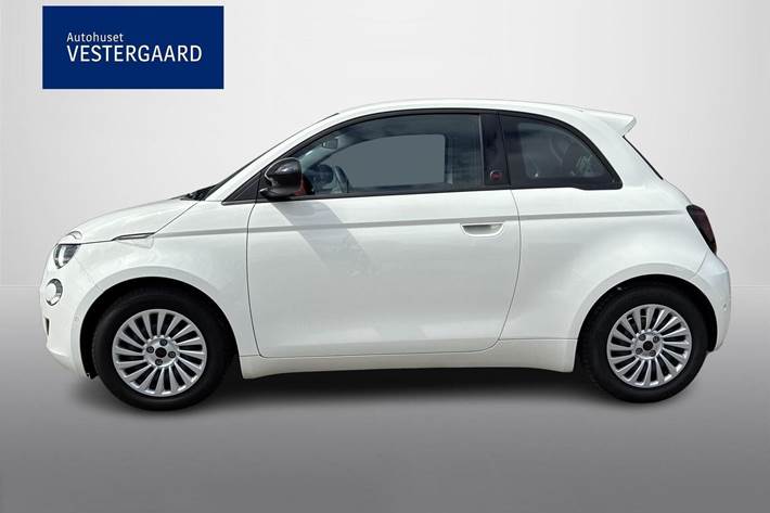 Hvid Fiat 500e fra 2025