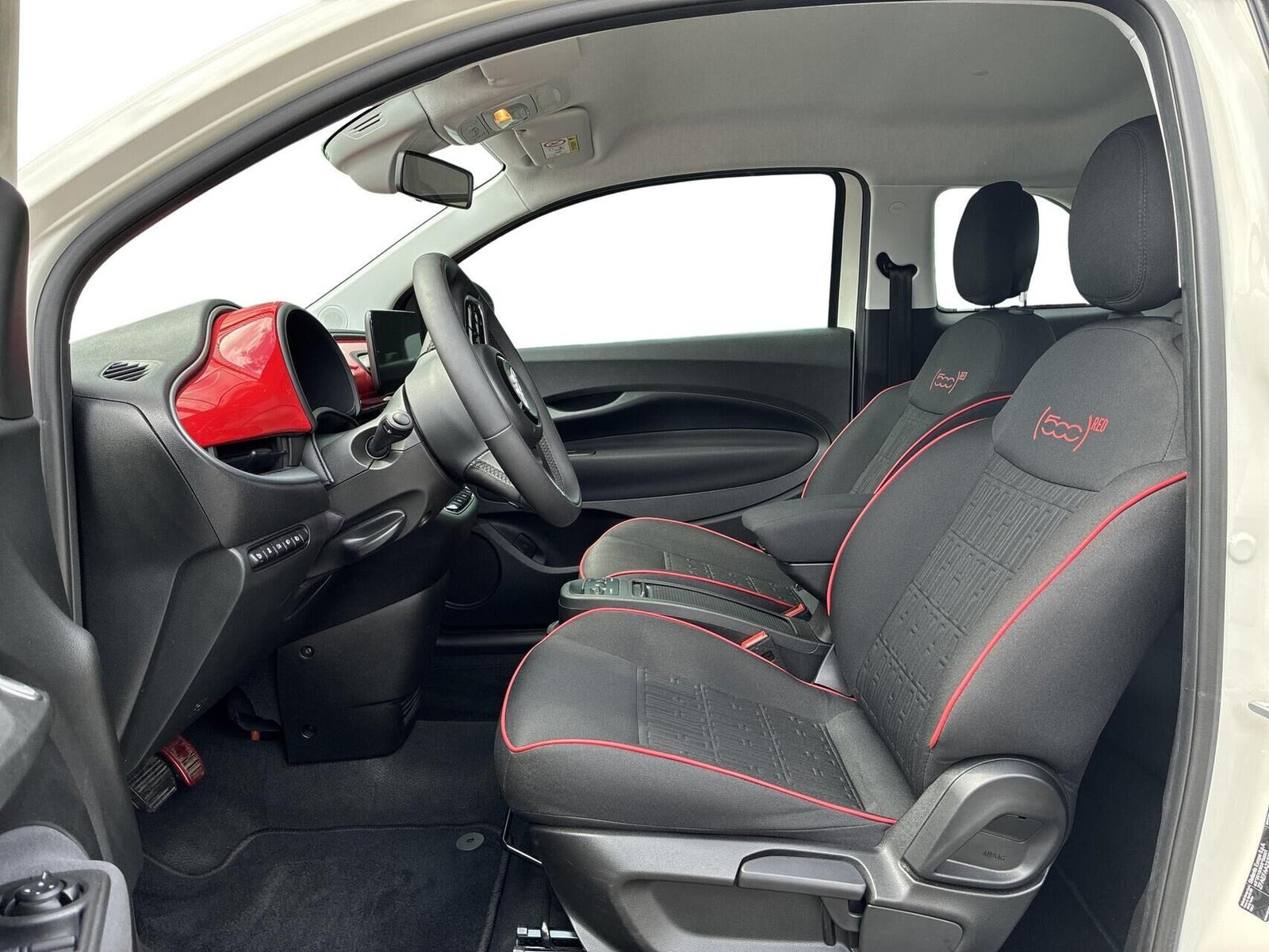 Hvid Fiat 500e fra 2025
