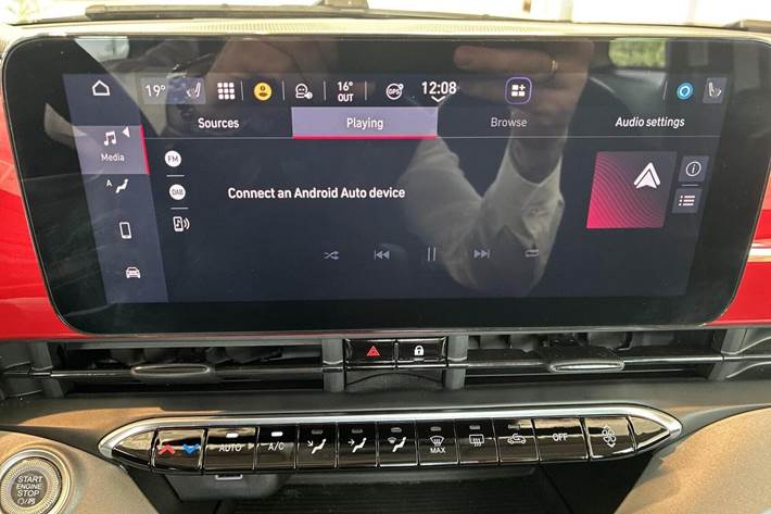 Hvid Fiat 500e fra 2025