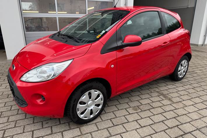 Rød Ford Ka fra 2014
