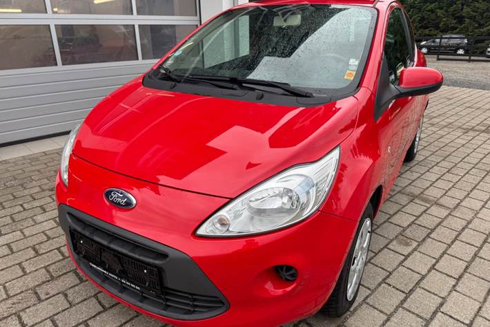 Rød Ford Ka fra 2014