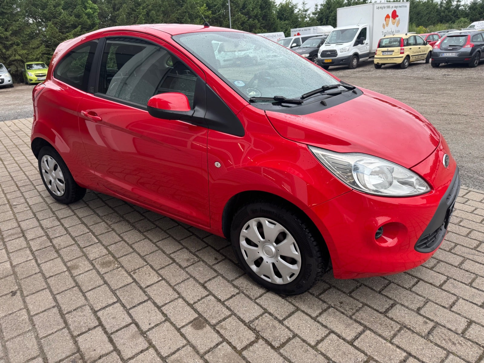 Rød Ford Ka fra 2014