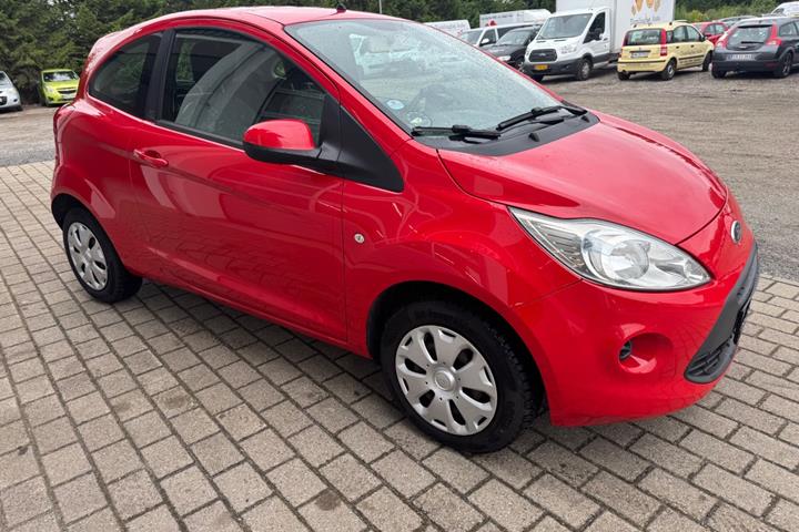 Rød Ford Ka fra 2014