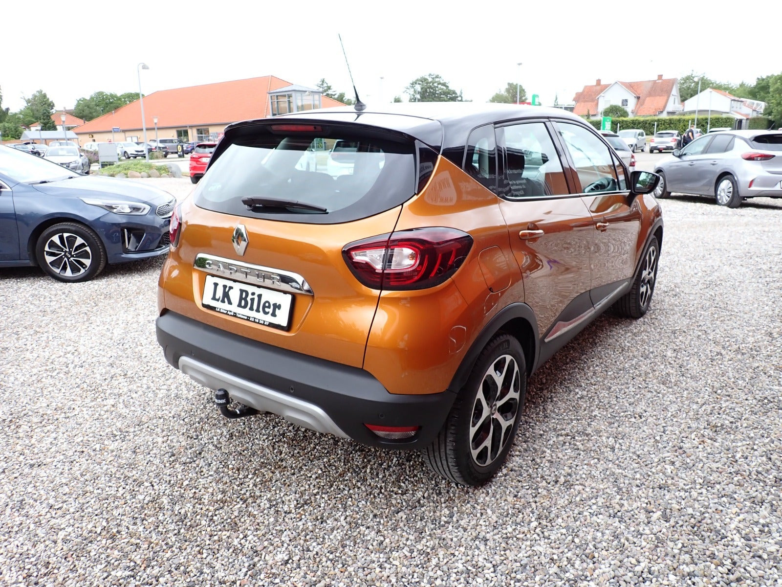 Orange Renault Captur fra 2018