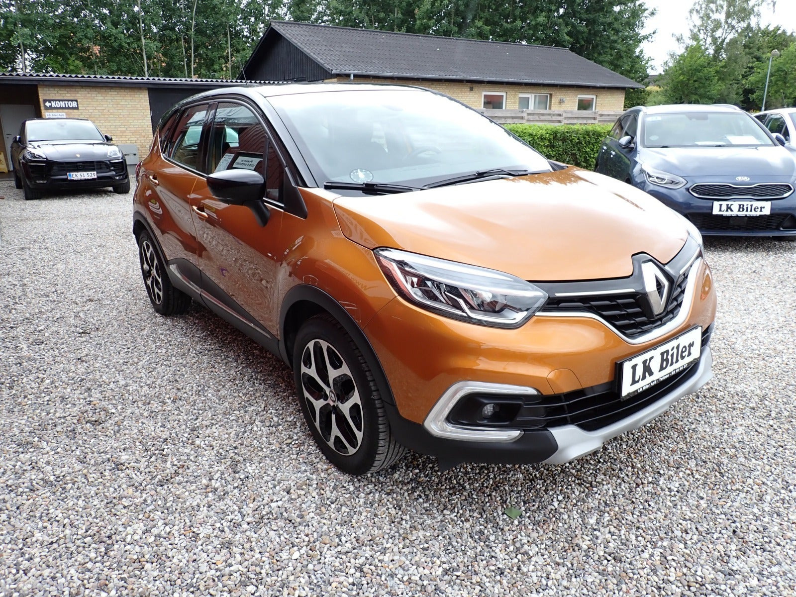 Orange Renault Captur fra 2018