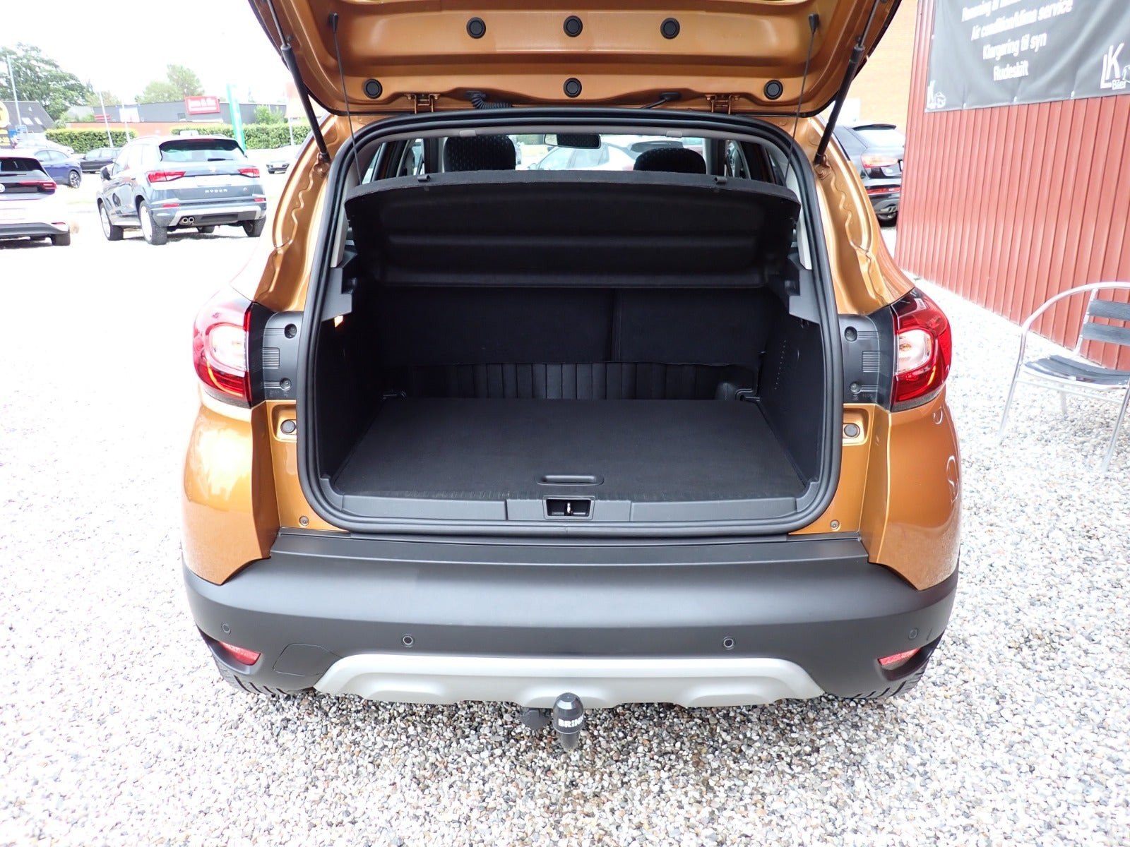 Orange Renault Captur fra 2018