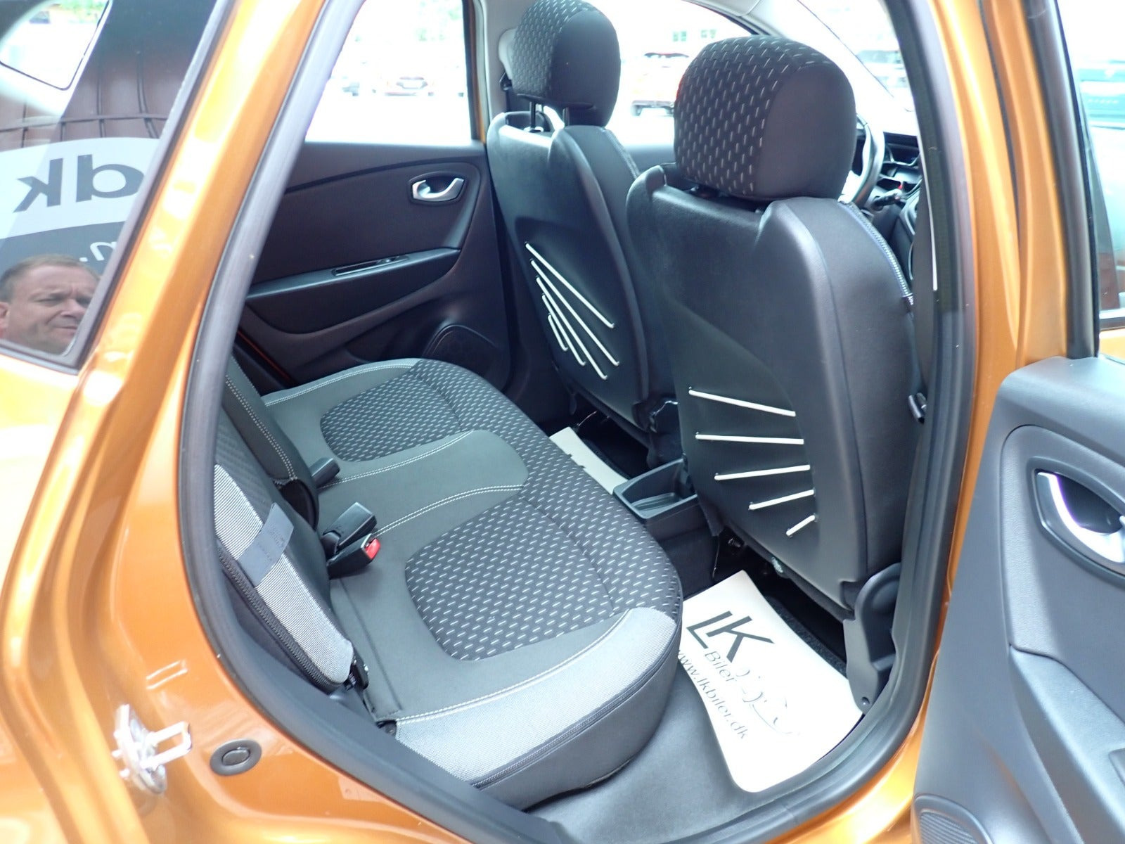 Orange Renault Captur fra 2018
