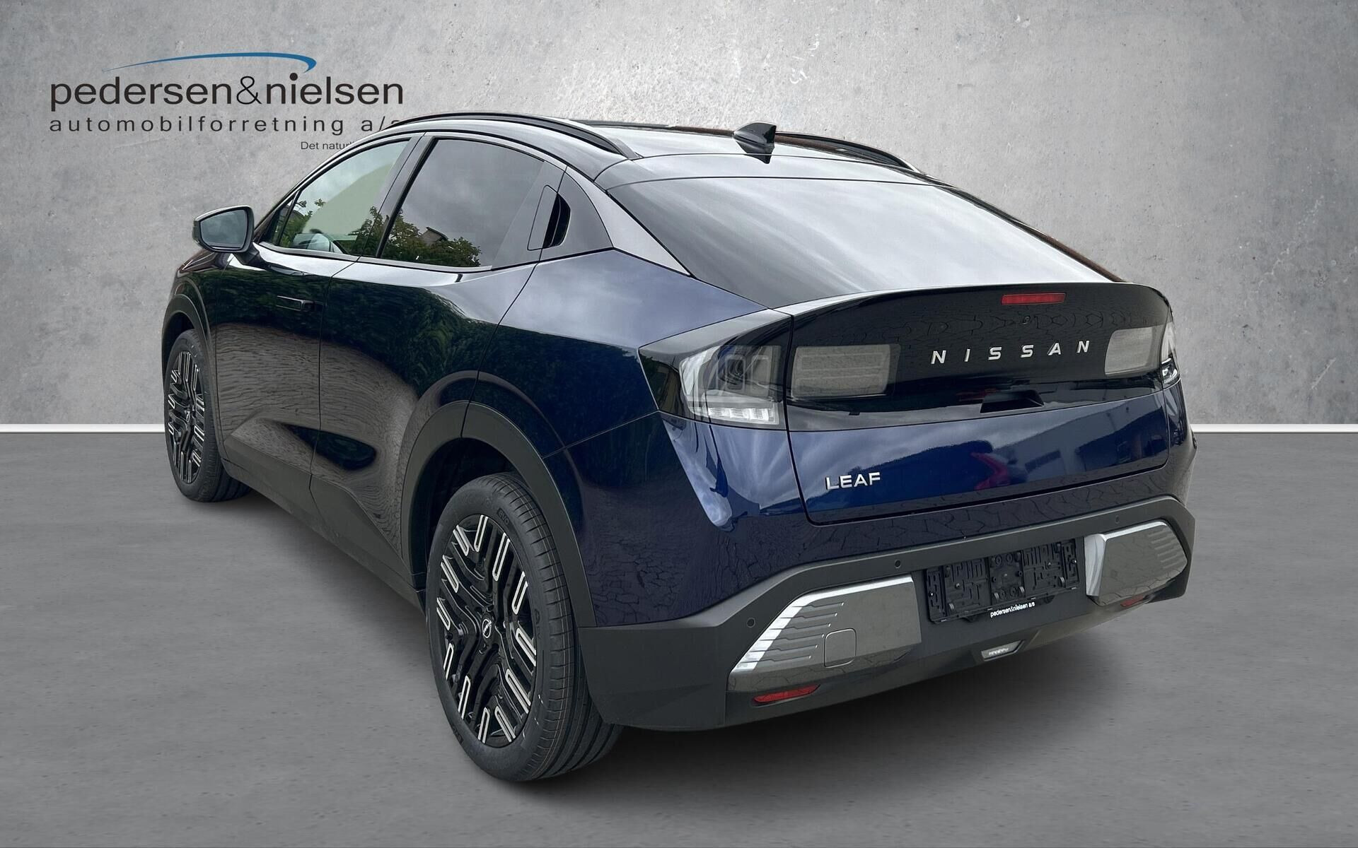 Blå Nissan Leaf fra 2026