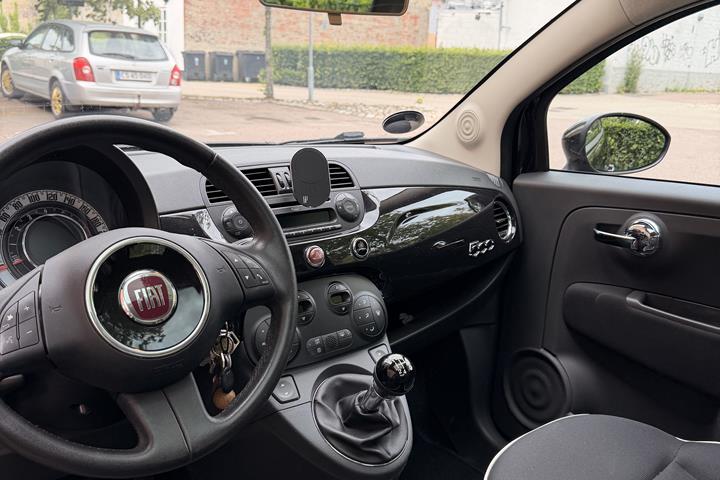 Sort Fiat 500 fra 2014