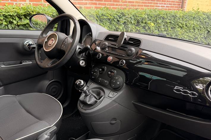 Sort Fiat 500 fra 2014