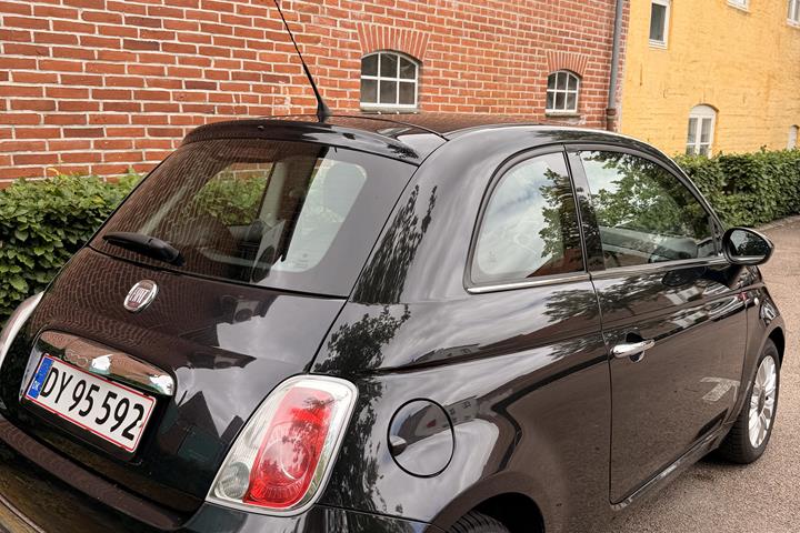 Sort Fiat 500 fra 2014
