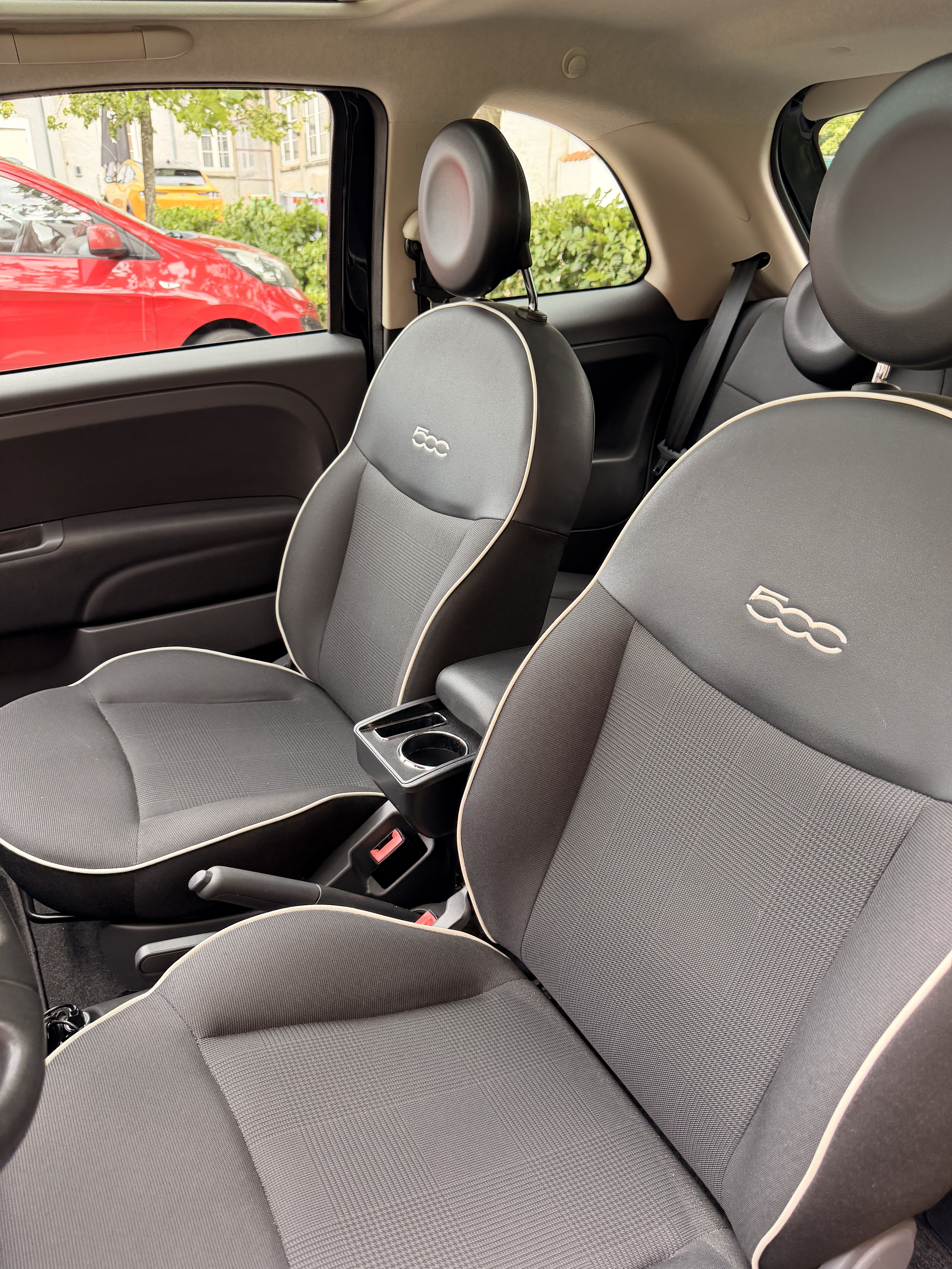 Sort Fiat 500 fra 2014