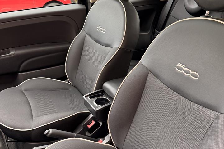 Sort Fiat 500 fra 2014