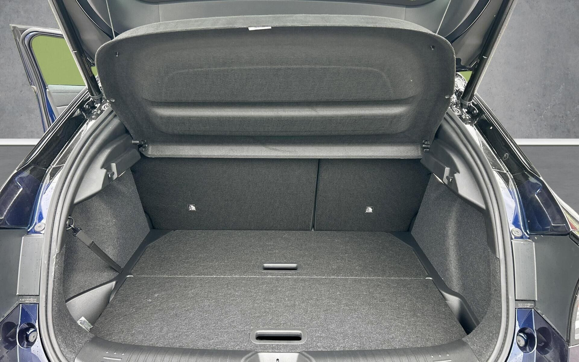 Blå Nissan Leaf fra 2026