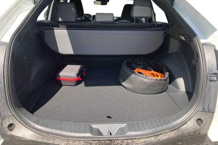 Hvid Toyota BZ4X fra 2026