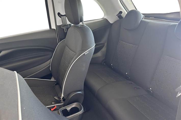 Hvid Fiat 500e fra 2023