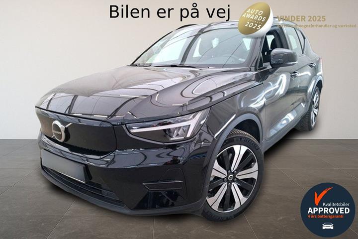 Sort Volvo XC40 fra 2023 set udefra