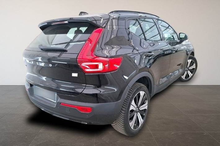 Sort Volvo XC40 fra 2023