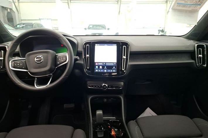 Sort Volvo XC40 fra 2023