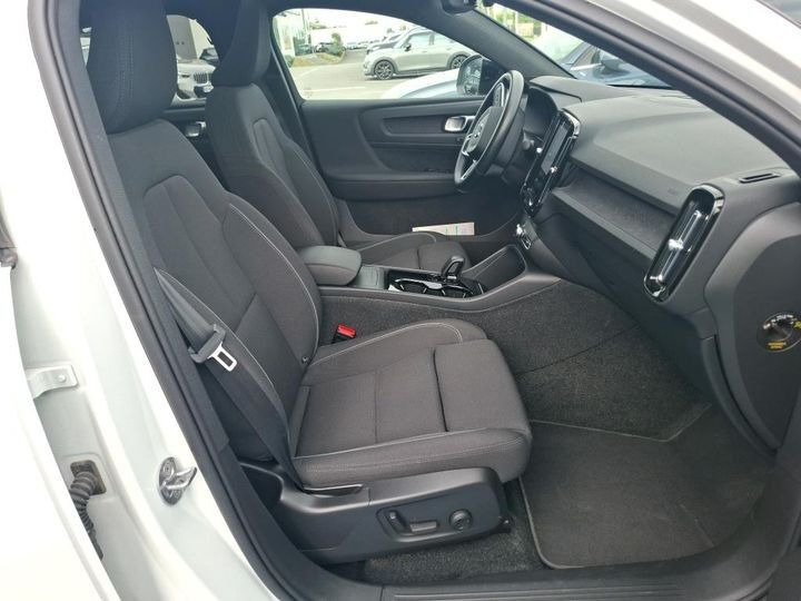 Hvid Volvo C40 fra 2023