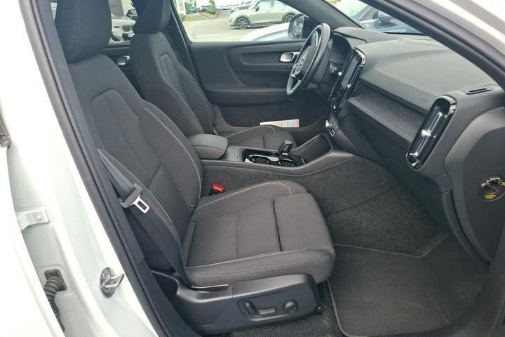 Hvid Volvo C40 fra 2023