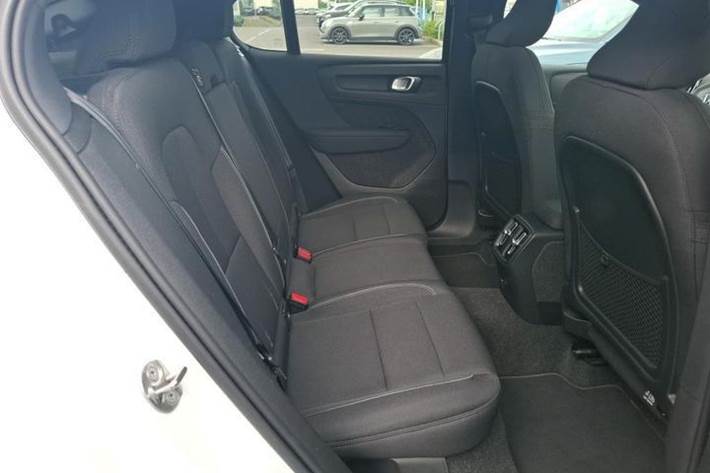 Hvid Volvo C40 fra 2023