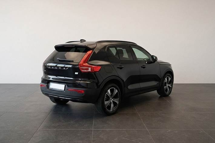 Sort Volvo XC40 fra 2022