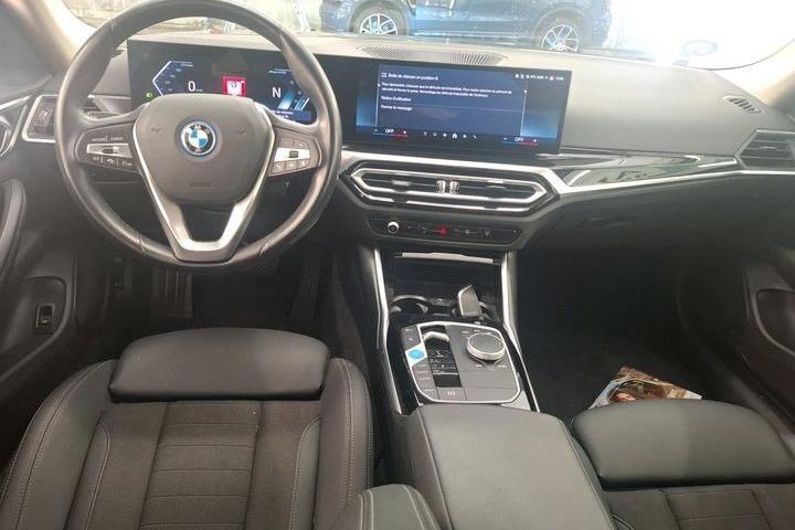 Grå BMW i4 fra 2024