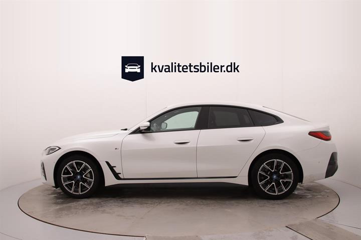 Hvid BMW i4 fra 2023