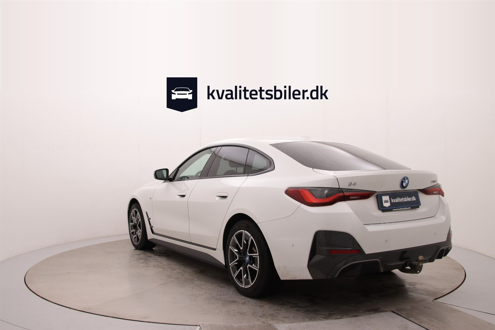 Hvid BMW i4 fra 2023