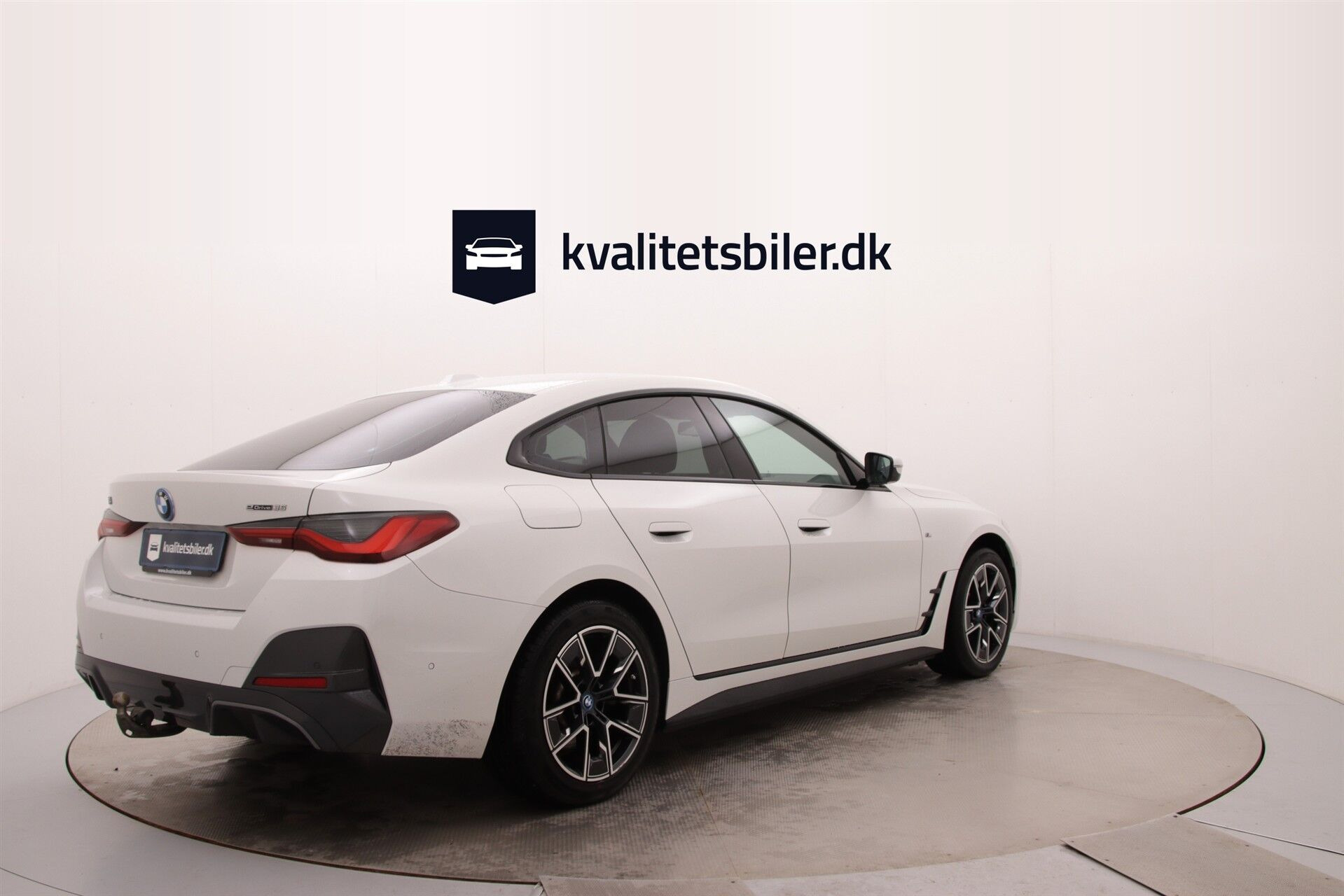 Hvid BMW i4 fra 2023