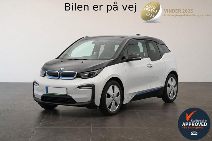 Hvid BMW i3 fra 2022 set udefra