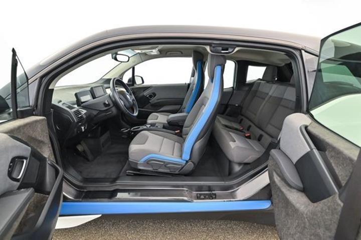 Hvid BMW i3 fra 2022