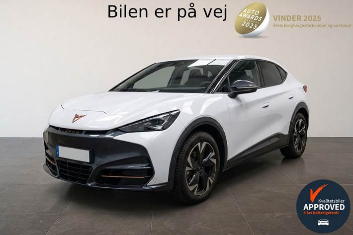 Hvid Cupra Tavascan fra 2025 set udefra