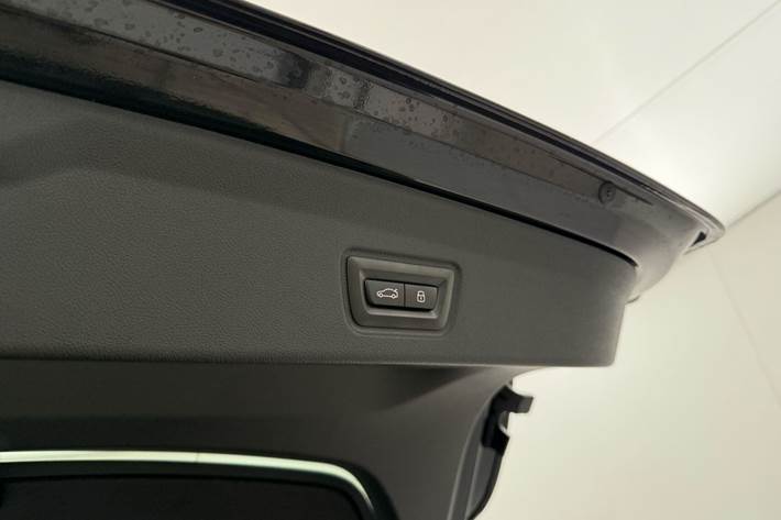 Sort BMW i4 fra 2025