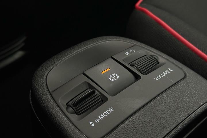 Rød Fiat 500e fra 2023