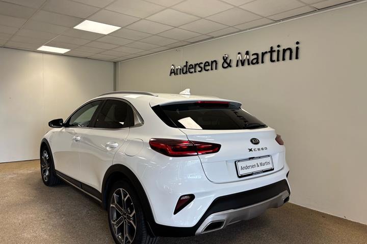 Hvid Kia XCeed fra 2021