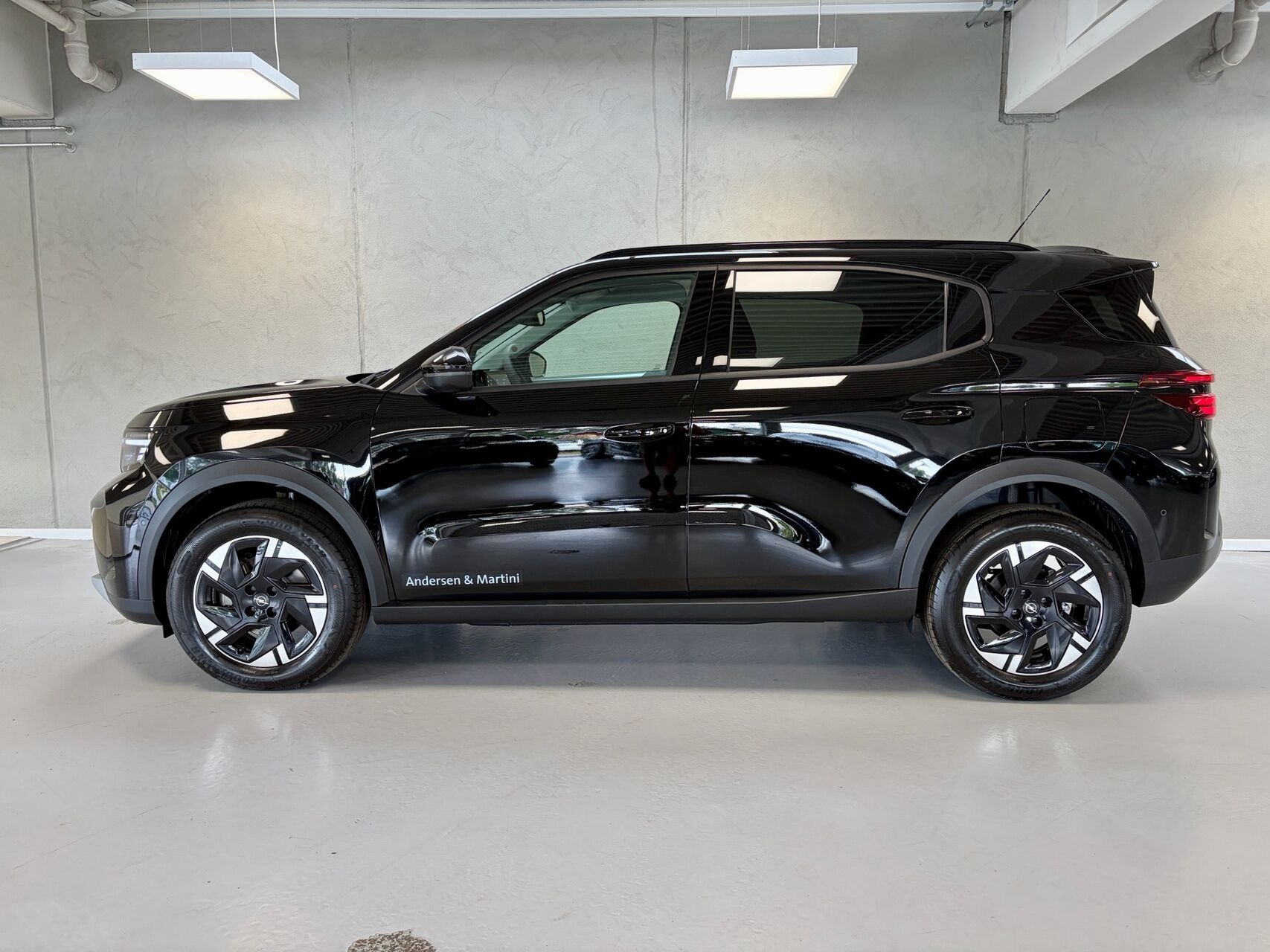 Sort Opel Frontera fra 2026