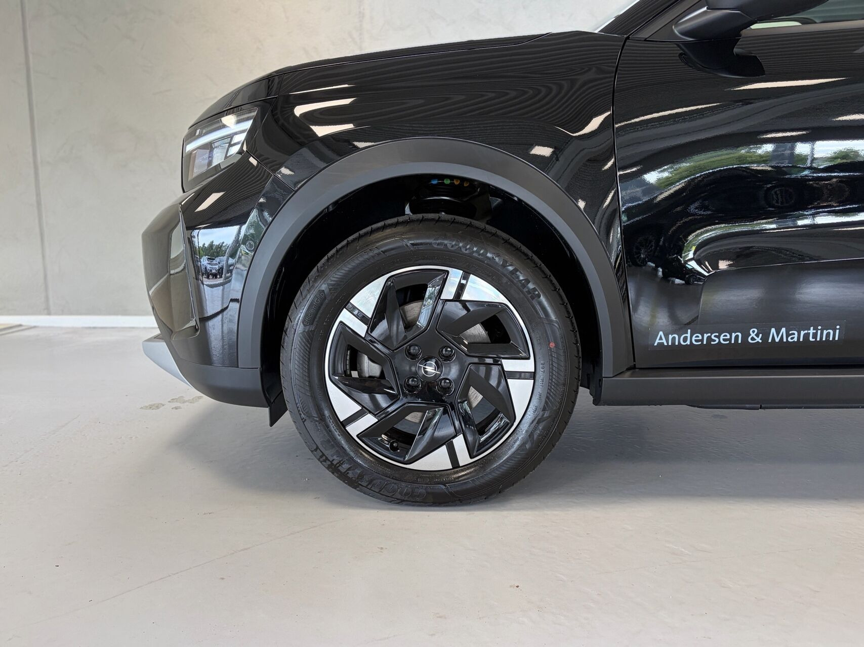 Sort Opel Frontera fra 2026
