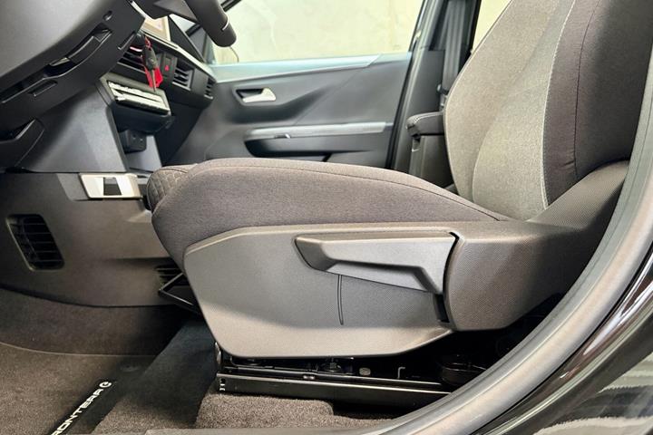 Sort Opel Frontera fra 2026