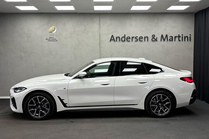 Hvid BMW i4 fra 2023