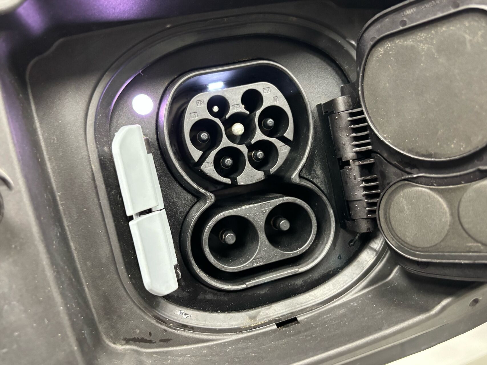 Hvid BMW i4 fra 2023
