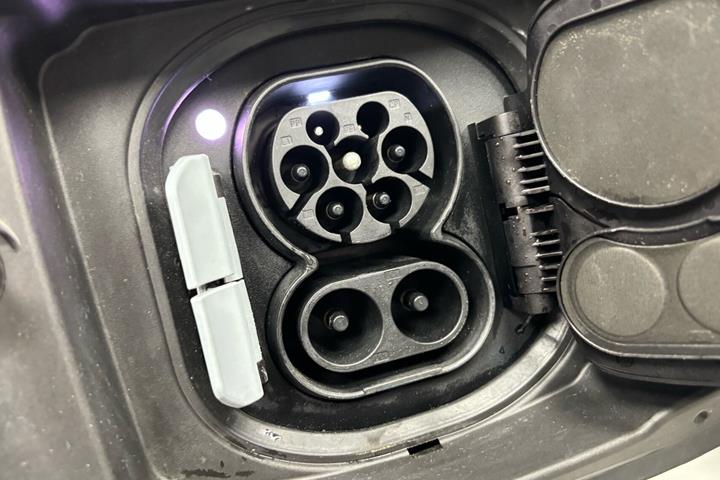 Hvid BMW i4 fra 2023