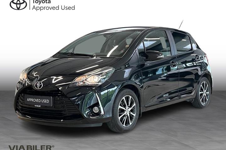 Sort Toyota Yaris fra 2018 set udefra